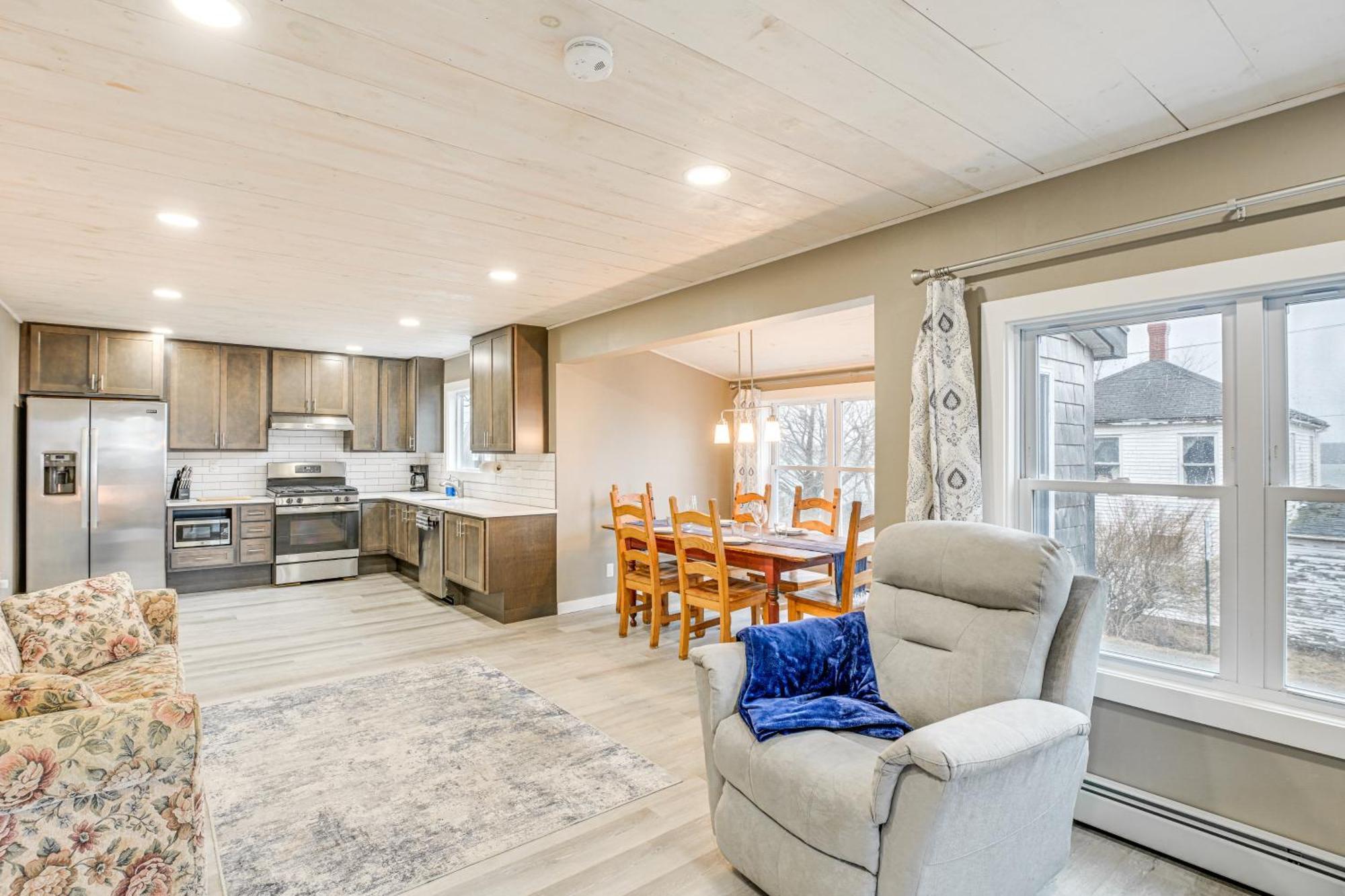 Cozy Maine Getaway Covered Deck, Walk To Beach! Lubec Exterior foto